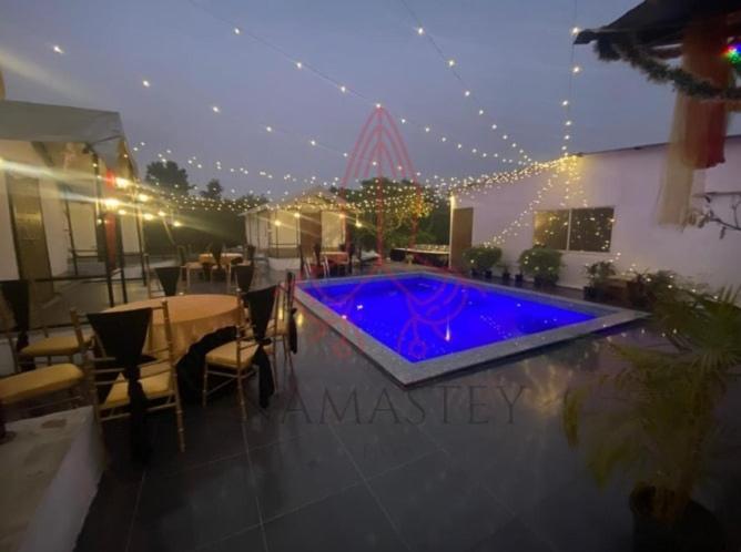 Luxury In Chhatarpur With Pool New Delhi